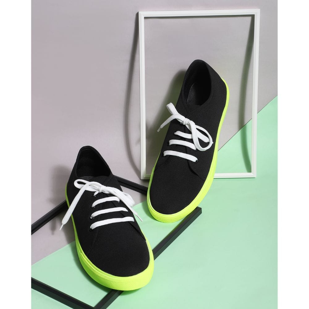 Hippyness Black Solid Casual Sneaker for Men