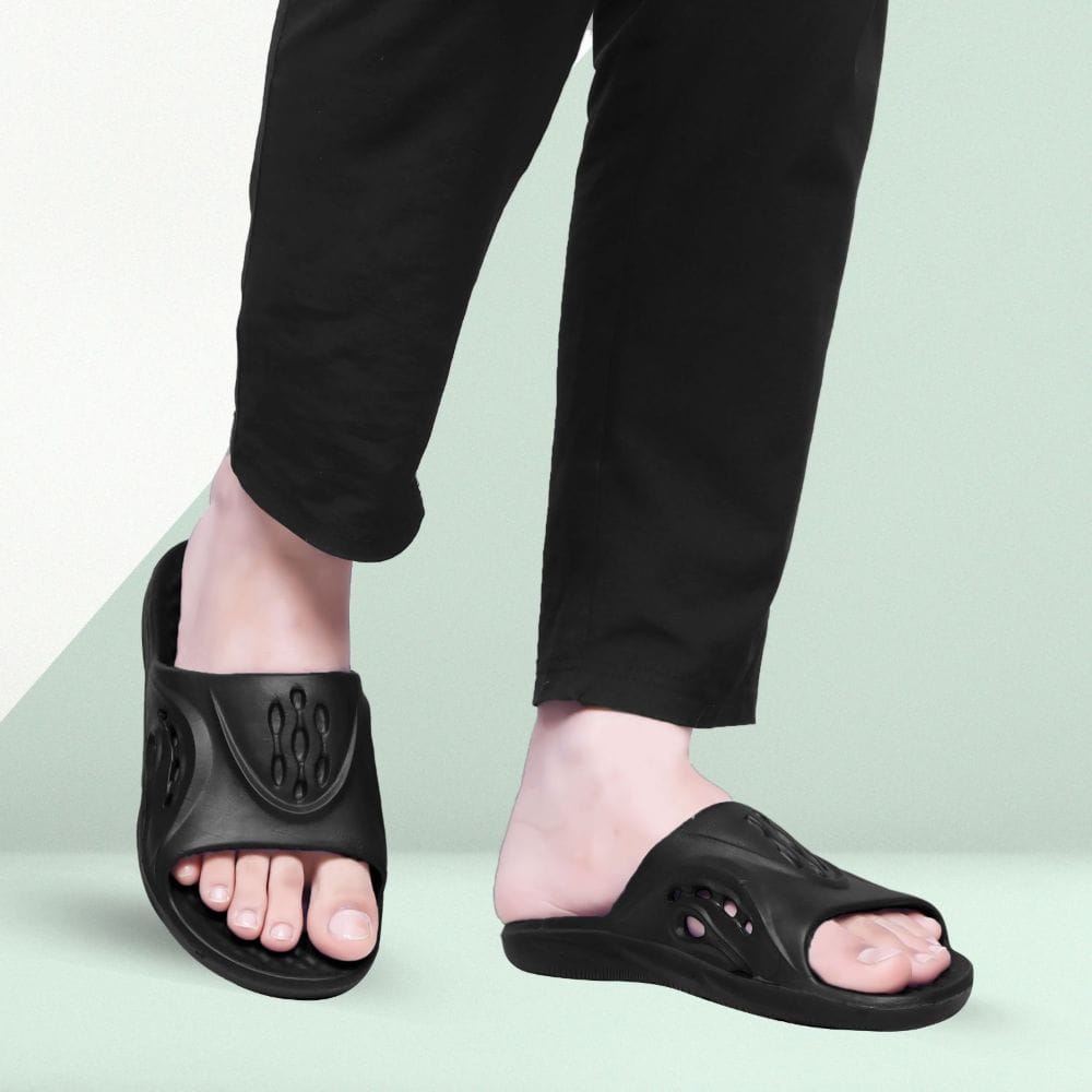 Richale Stylist Black Slider For Men