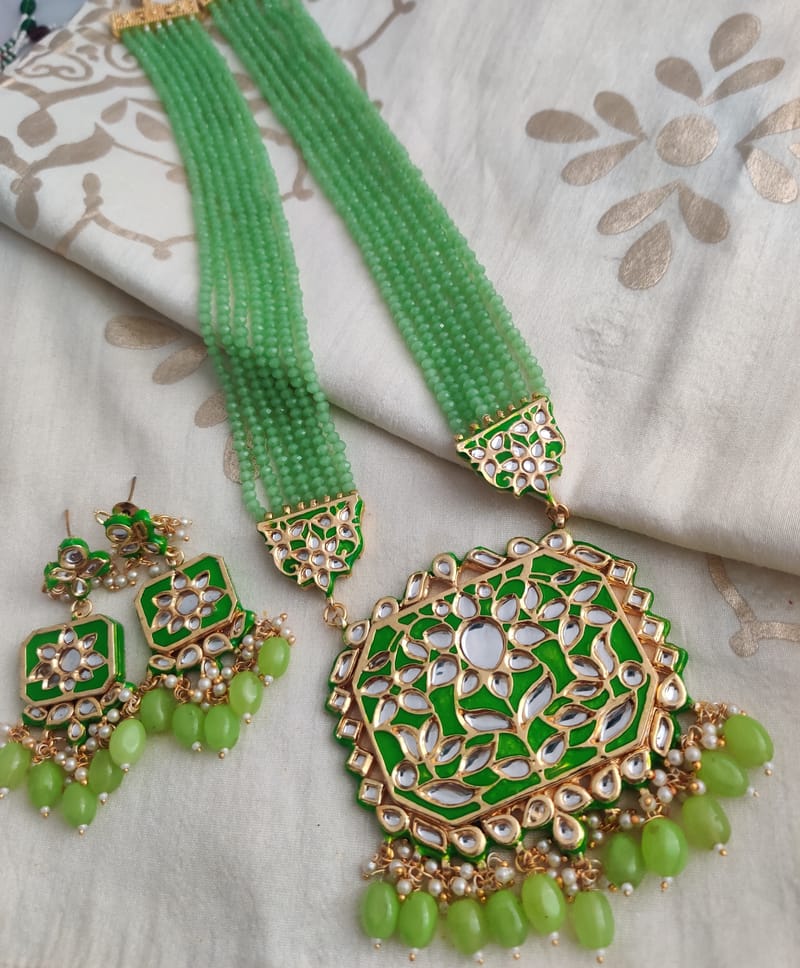 Binni's Wardrobe  Green beaded long necklace