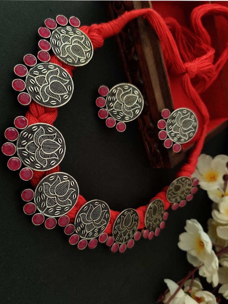 Binni's Wardrobe Women Silver-Toned  Red Lotus Pendant Oxidised Jewellery Set