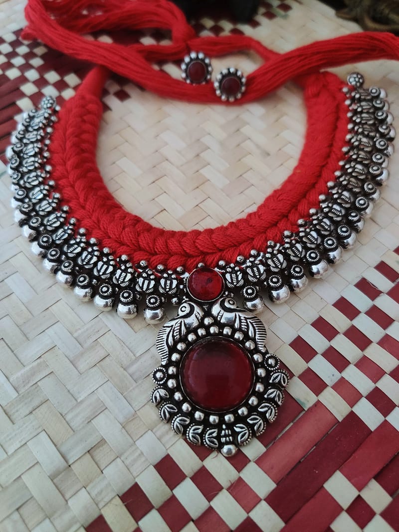 Binni's Wardrobe Silver-toned  Red Silver-Plated Handcrafted Kolhapuri Necklace set