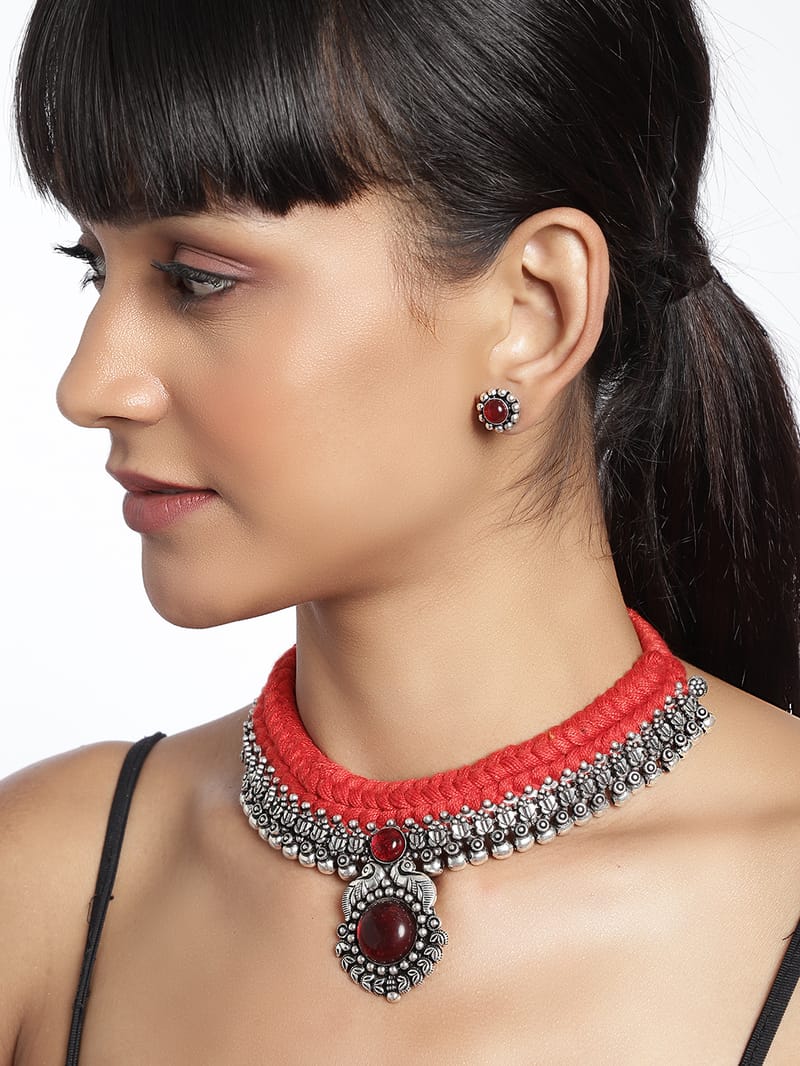 Binni's Wardrobe Silver-toned  Red Silver-Plated Handcrafted Kolhapuri Necklace set