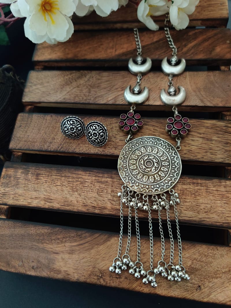 Binni's Wardrobe Oxidized Red Silver-Plated Lightweight Kundan Jewellery Set