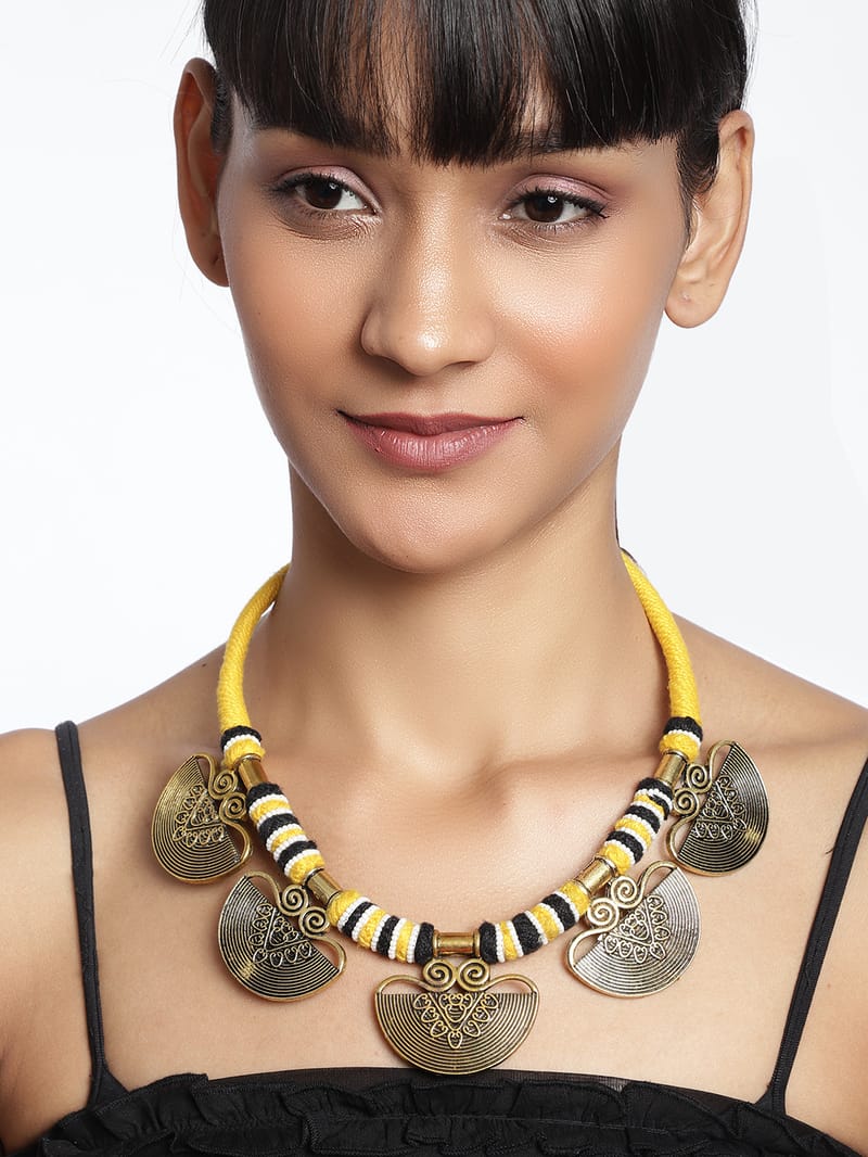 Binni's Wardrobe Women Gold-Toned Antique Necklace