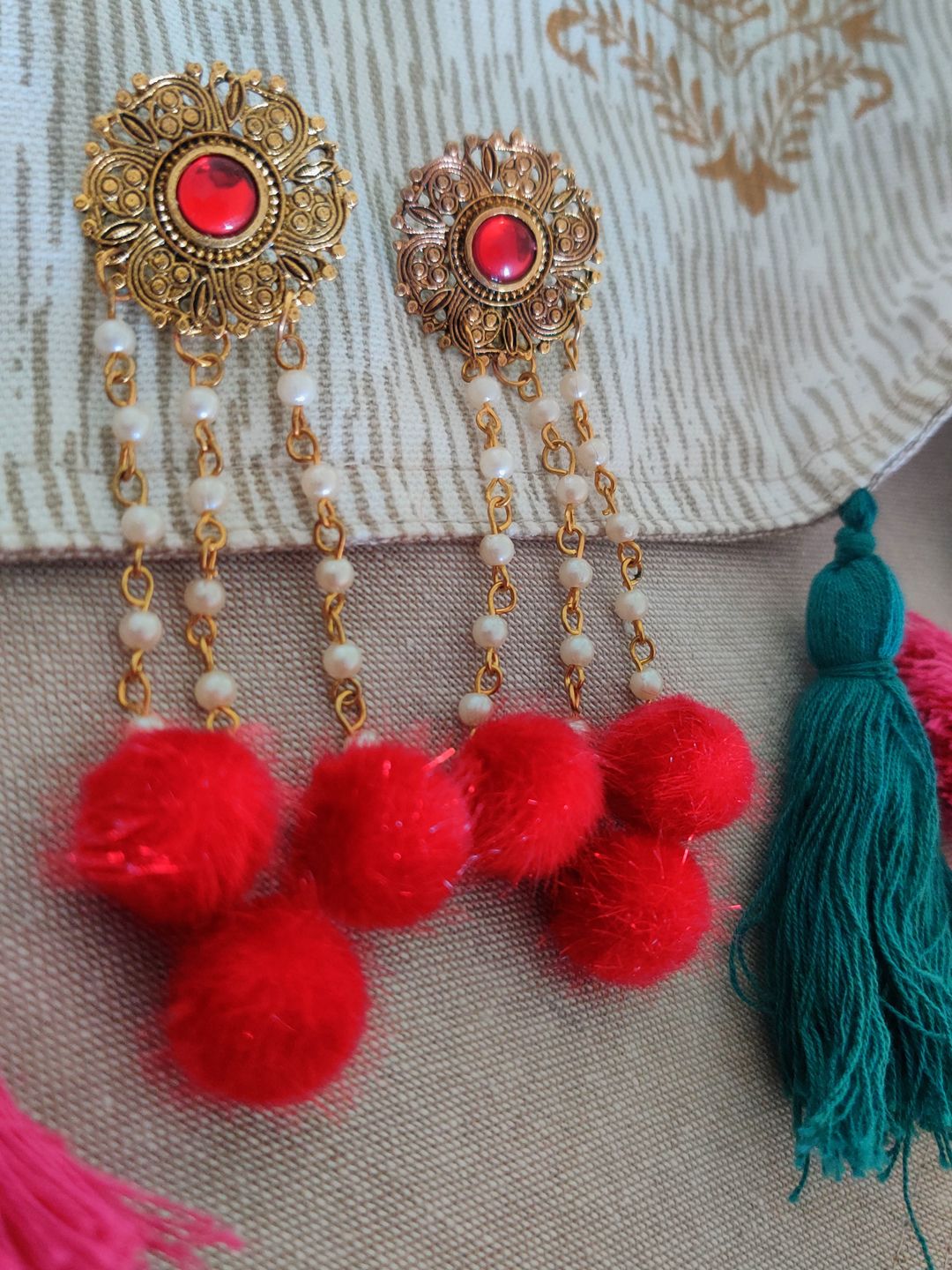 Binni's Wardrobe Gold tone drop earring