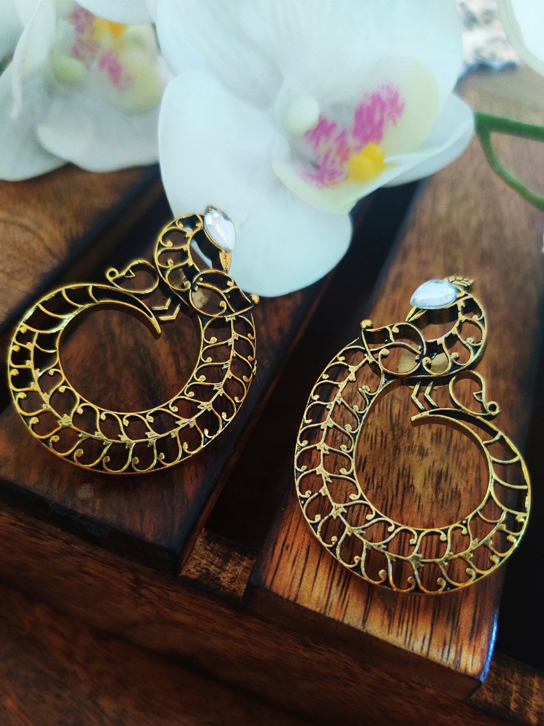 Binni's Wardrobe Gold-Toned Contemporary Studs Earrings