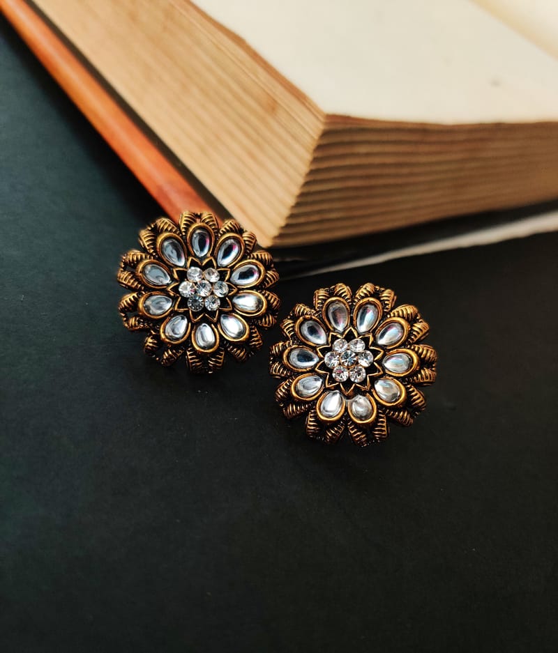 Binni's Wardrobe Gold toned Flower stud