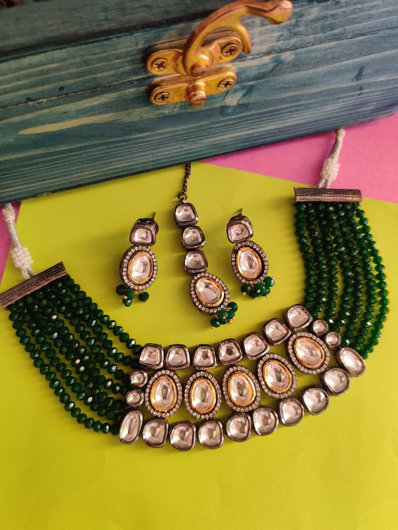 Binni's Wardrobe  green stone kundan jewellery set with mang tika