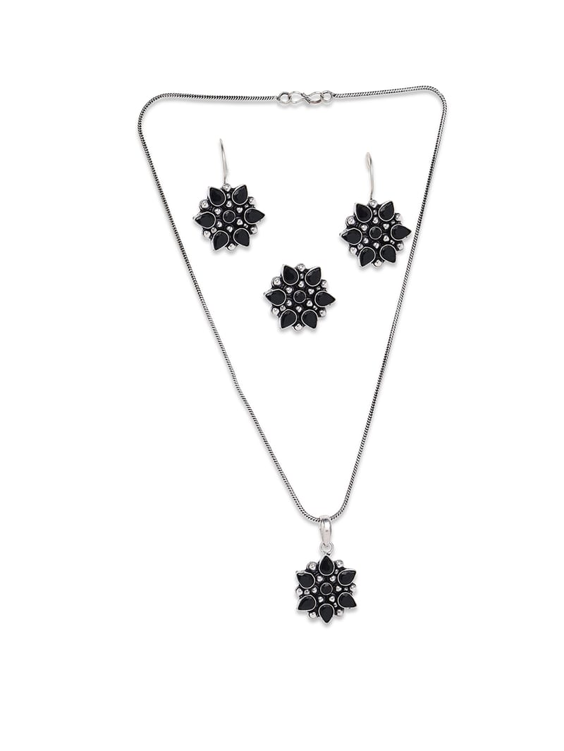 Binni's Wardrobe  german silver black stone necklace