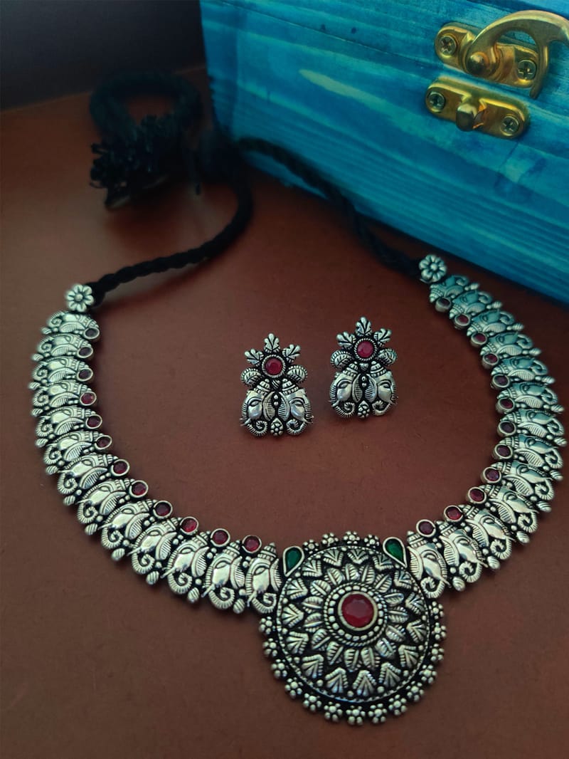 Binni's Wardrobe  german silver stone studed set