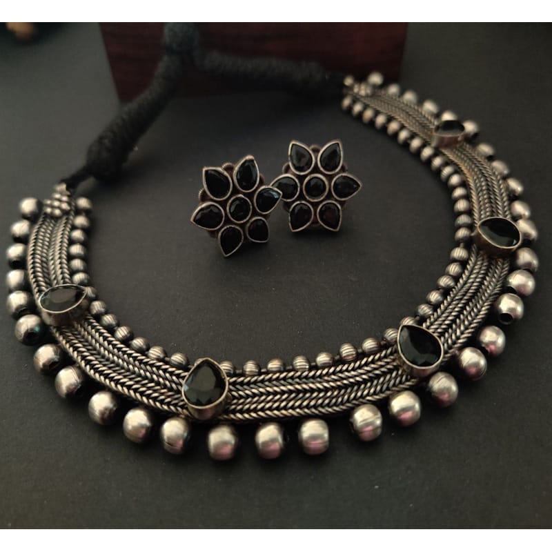 Binni's Wardrobe  black beaded flower necklace set