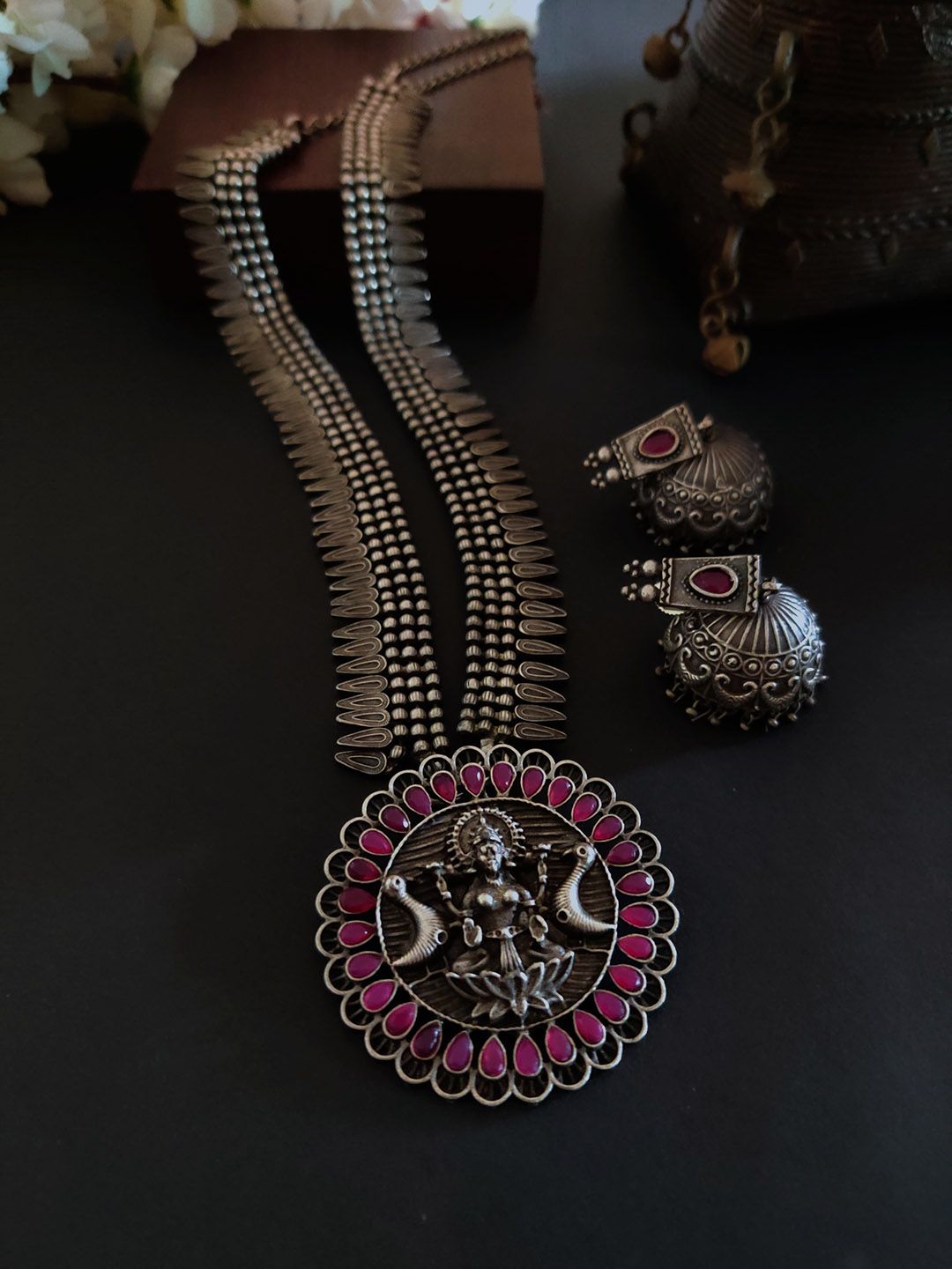 Binni's Wardrobe Women Silver-Plated  Pink Oxidised Devi Jewellery Set