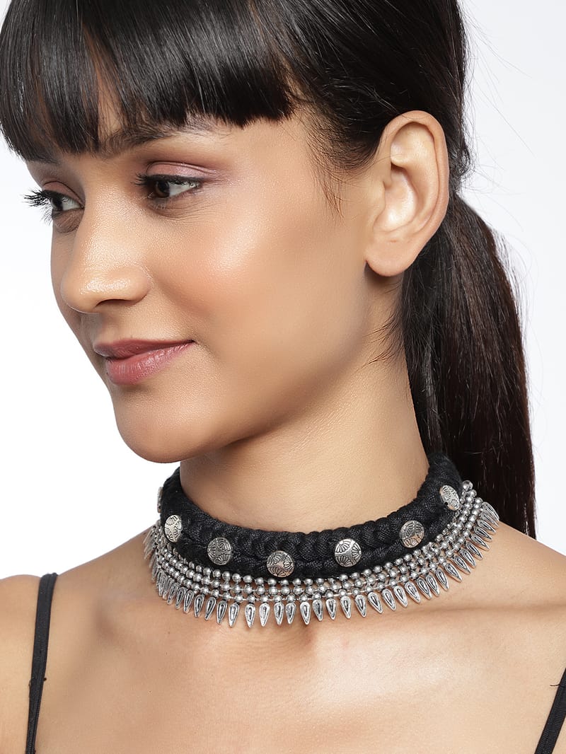 Binni's Wardrobe Women Black Silver-Plated Handcrafted Necklace