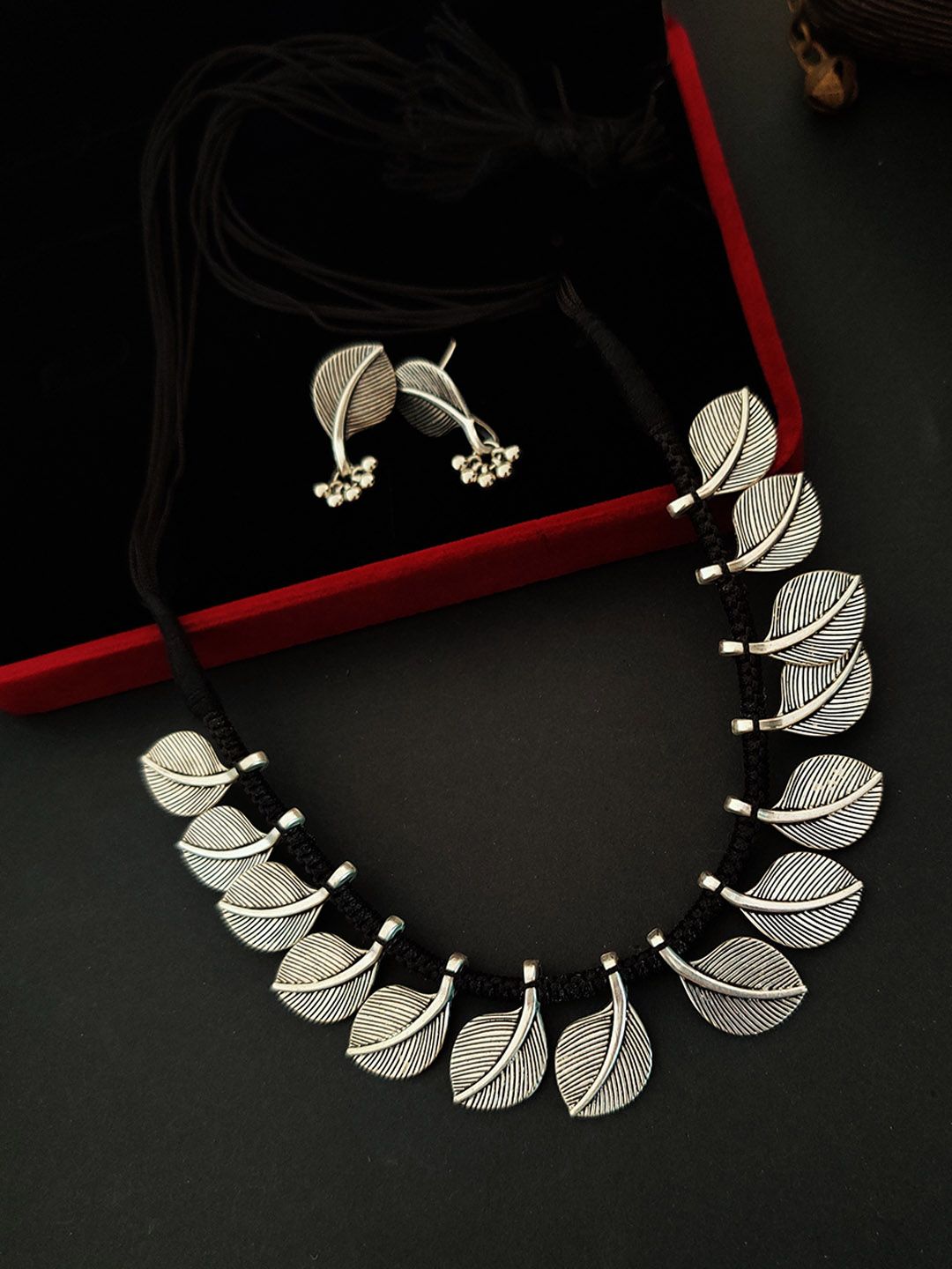 Binni's Wardrobe Silver Plated And Black Leaf Shaped Antique Jewellery Set