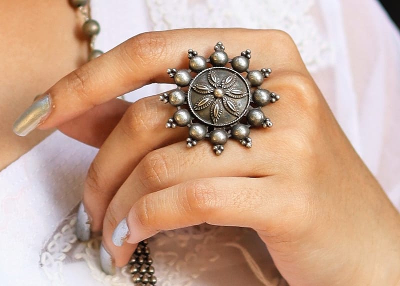 Binni's Wardrobe Silver-Toned Adjustable Finger Ring