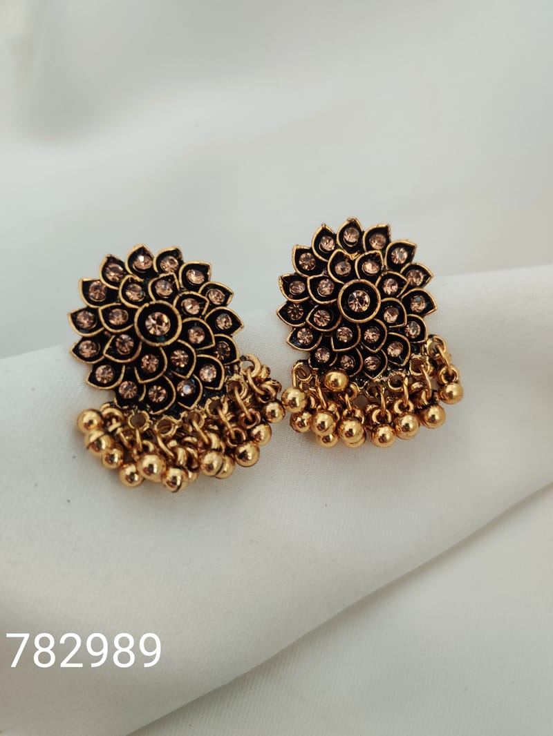 Binni's Wardrobe gold toned Contemporary studs