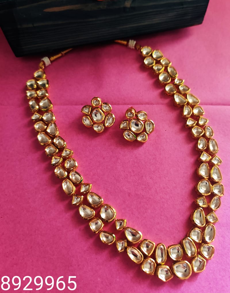 Binni's Wardrobe  gold toned traditional kundan jewellery set