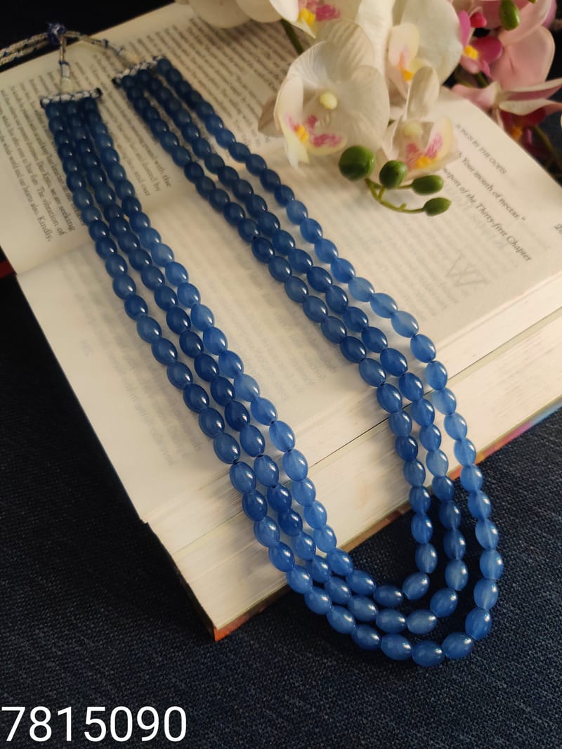 Binni's Wardrobe  Navy blue beaded necklace