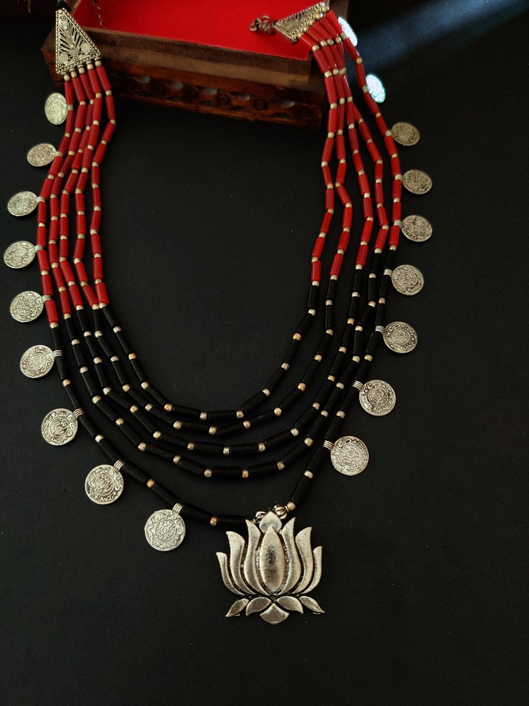 Binni's Wardrobe Black and Red Silver-Plated Handcrafted Necklace