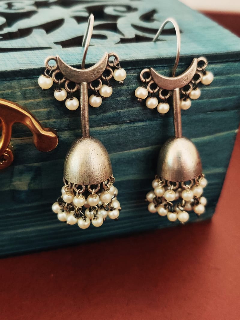 Binni's Wardrobe Silver stoned contemprary drop earring