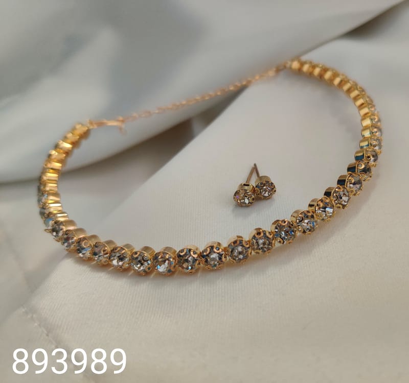 Binni's Wardrobe  gold plated daimond shaped necklace set